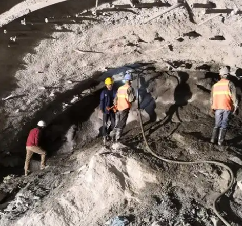 咸阳拱顶带模注浆料的施工流程及注意事项